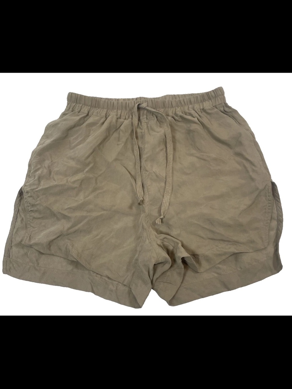 Zara women's Short Khaki Green
Relaxed Fit Size M Mid Length
High Rise Side Slit